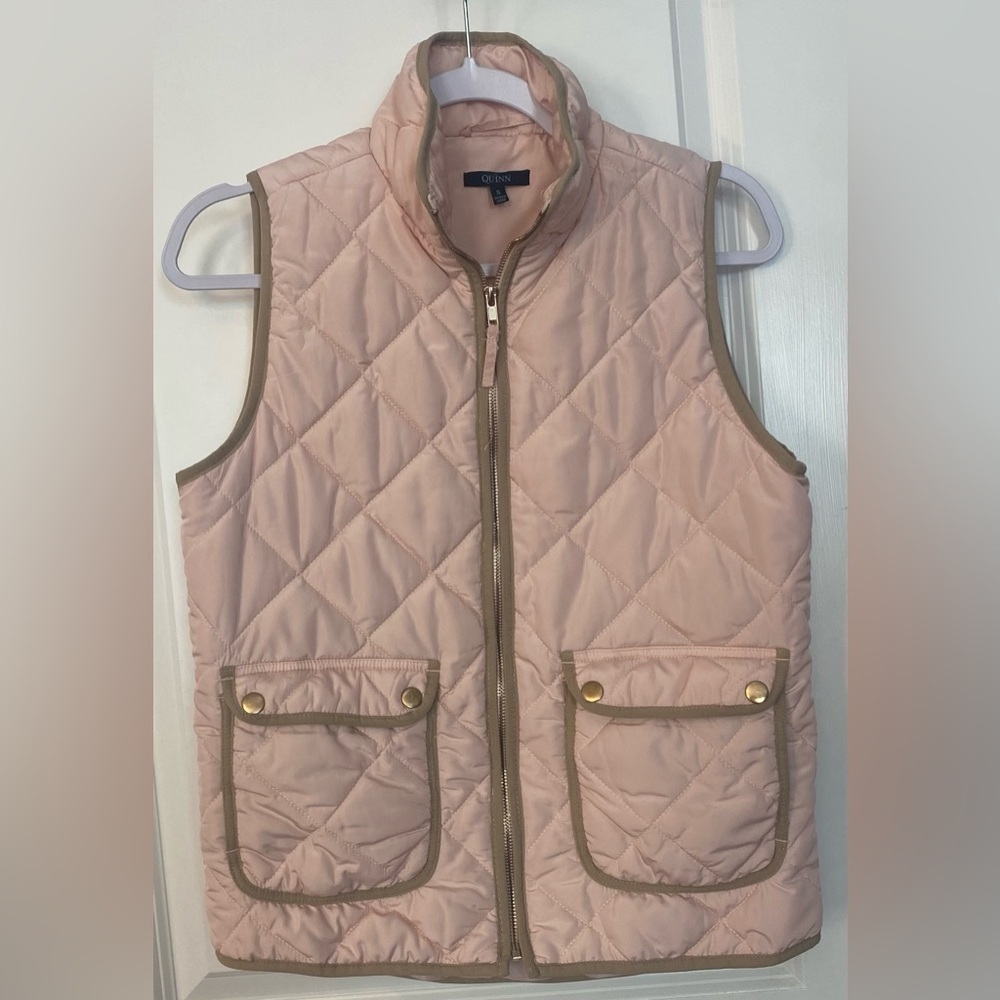 Quinn Quilted Puffer Vest Sz S Pink With Tan Trim Gold Accents Pockets